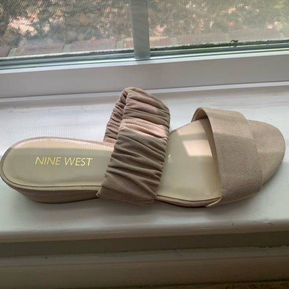 Nine West wedge sandals - Picture 3 of 3